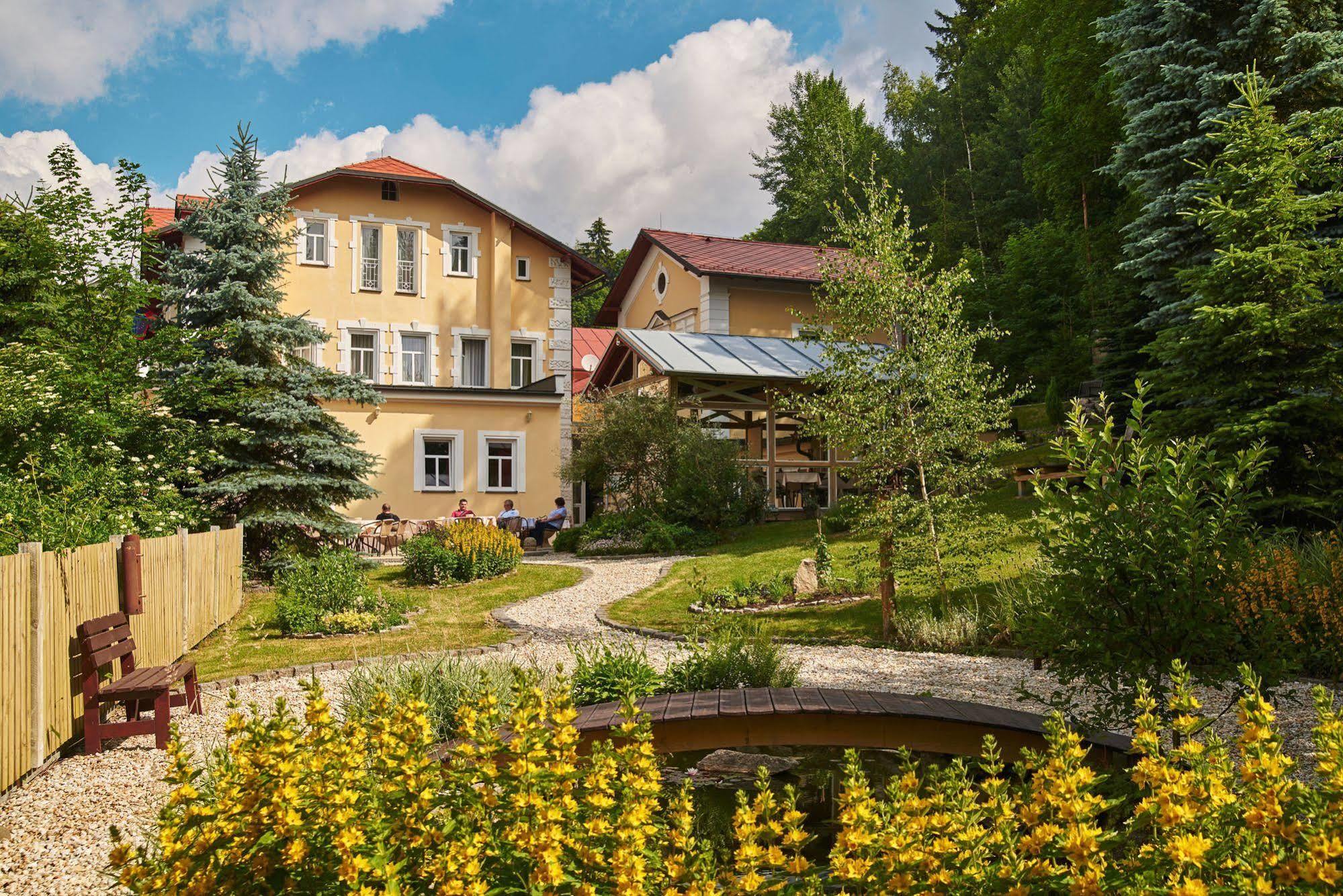 Boutique Hotel Swisshouse Mariánské Lázně Exterior foto